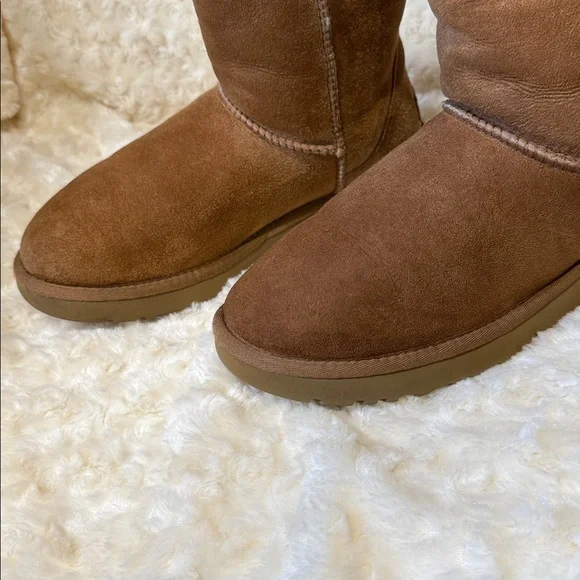 UGG CLASSIC SHORT BOOTS - Picture 9 of 11